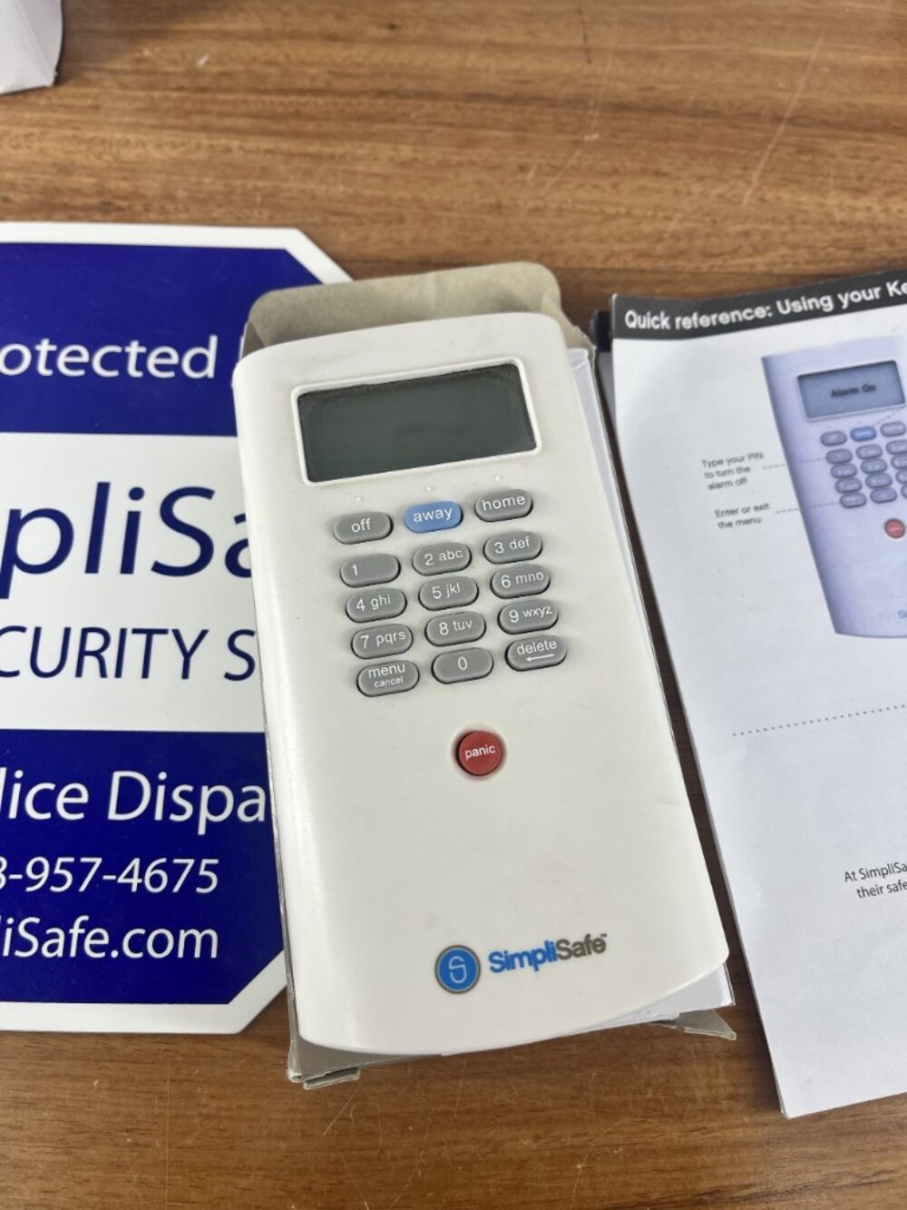 SimpliSafe Wireless Home Security System GEN 1 LOT Base, 2 Motion, Keypad, Siren - Picture 10 of 13